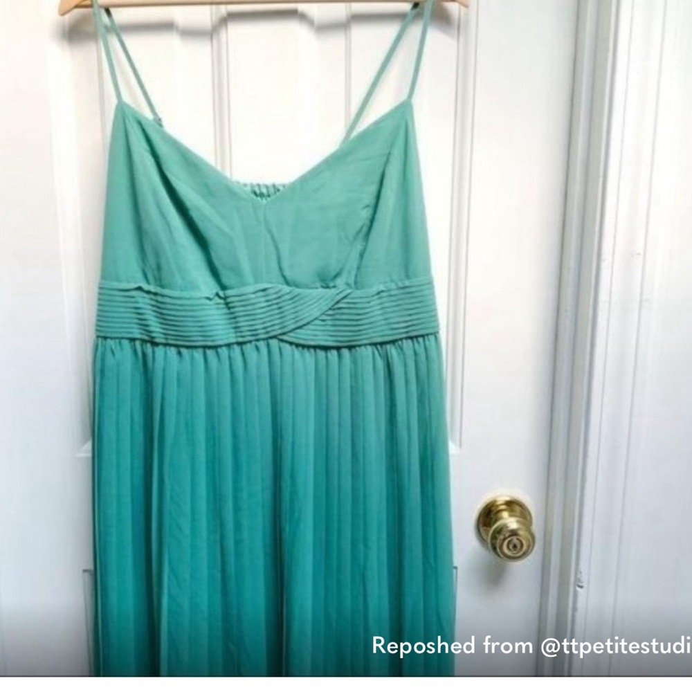 NEW ModCloth Flowy Pleated Maxi Dress In Sage M L - Picture 6 of 6